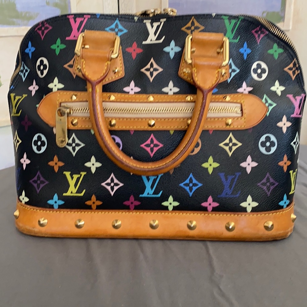 Louis Vuitton bag (authentic)